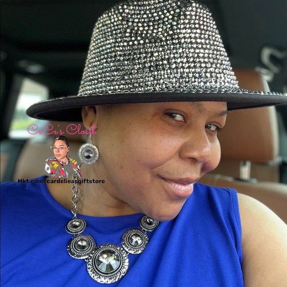 * Full Rhinestone Fedora Hat
* Rhinestone - Picture 10 of 10